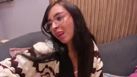 Angelinne online show from 01.19.25