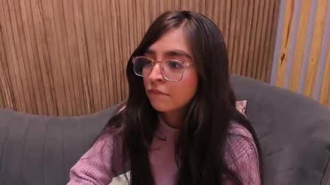 Angelinne online show from 01.30.25