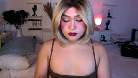 Queen Eva Mazikeen online show from 11.14.25