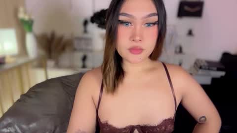 Queen Eva Mazikeen online show from 03.17.26