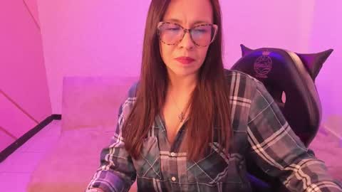 Eva  online show from 10.06.25