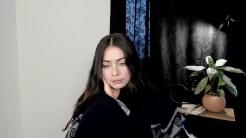 eva_monn online show from 12.18.24