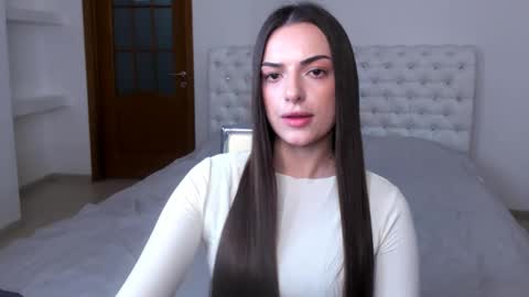 Snapshot of eva_rossee_ chatting on 01.28.25 Eva online show from 01.28.25