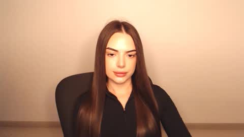 Snapshot of eva_rossee_ chatting on 10.03.25 Eva online show from 10.03.25