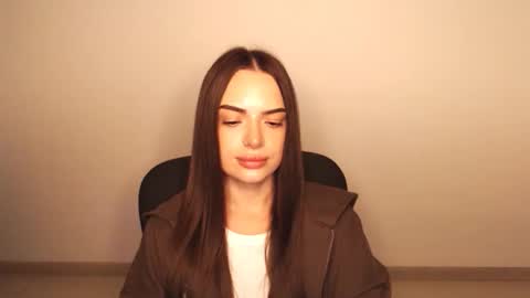 Snapshot of eva_rossee_ chatting on 10.04.25 Eva online show from 10.04.25