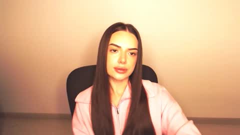 Snapshot of eva_rossee_ chatting on 10.08.25 Eva online show from 10.08.25