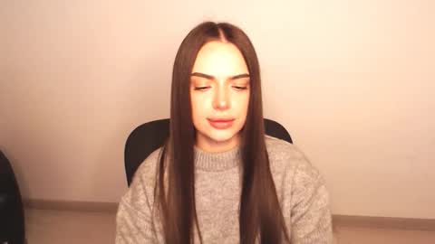 Snapshot of eva_rossee_ chatting on 10.13.25 Eva online show from 10.13.25
