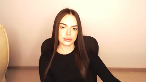 Snapshot of eva_rossee_ chatting on 10.14.25 Eva online show from 10.14.25