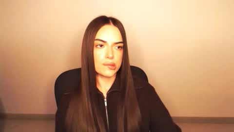 Snapshot of eva_rossee_ chatting on 10.15.25 Eva online show from 10.15.25