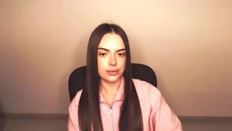 Snapshot of eva_rossee_ chatting on 10.16.25 Eva online show from 10.16.25