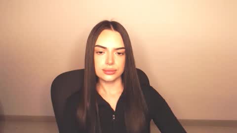 Snapshot of eva_rossee_ chatting on 10.20.25 Eva online show from 10.20.25