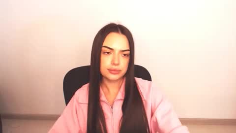 Snapshot of eva_rossee_ chatting on 10.22.25 Eva online show from 10.22.25