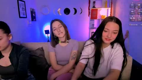 Snapshot of eva_smiith_ chatting on 04.30.26 Eva online show from 04.30.26