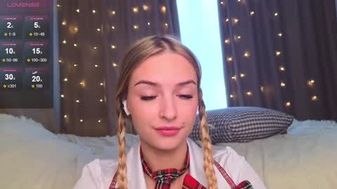 Snapshot of eva_vex chatting on 01.05.25 Hello Im Eva online show from 01.05.25