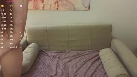 Snapshot of eva_willise chatting on 02.12.25 Hi Im Eva new here online show from 02.12.25
