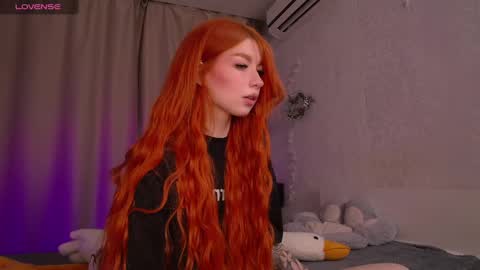 Snapshot of evaa_moonn_ chatting on 02.14.25 Eva online show from 02.14.25