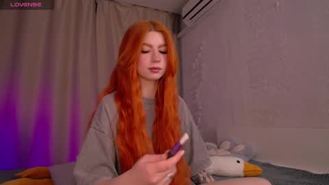 Snapshot of evaa_moonn_ chatting on 03.11.25 Eva online show from 03.11.25