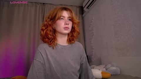 Snapshot of evaa_moonn_ chatting on 11.02.25 Eva online show from 11.02.25