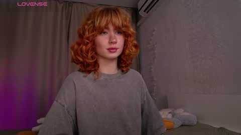 Snapshot of evaa_moonn_ chatting on 11.04.25 Eva online show from 11.04.25