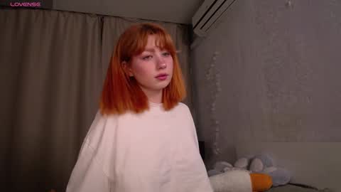 Snapshot of evaa_moonn_ chatting on 11.22.25 Eva online show from 11.22.25