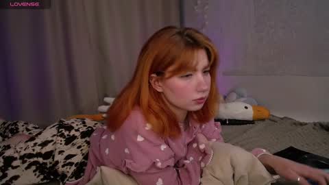 Snapshot of evaa_moonn_ chatting on 12.16.25 Eva online show from 12.16.25