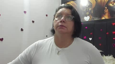 Snapshot of evaaross chatting on 04.13.26 Eva online show from 04.13.26