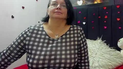 Snapshot of evaaross chatting on 05.18.26 Eva online show from 05.18.26