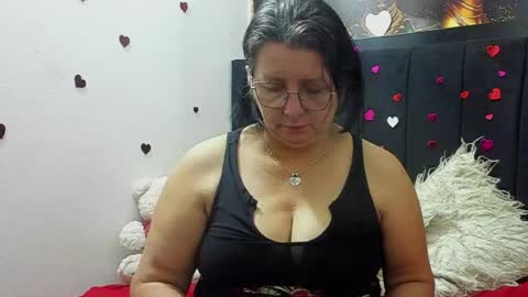 Snapshot of evaaross chatting on 05.28.26 Eva online show from 05.28.26