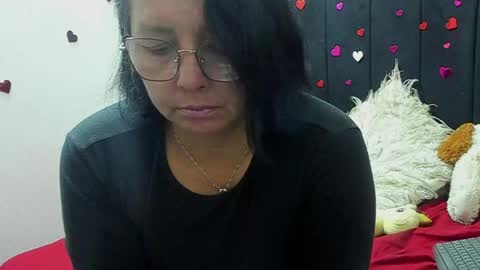 Snapshot of evaaross chatting on 05.29.26 Eva online show from 05.29.26
