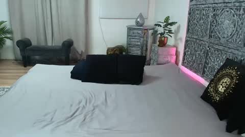 Snapshot of evabarbi chatting on 12.15.24 evabarbi online show from 12.15.24