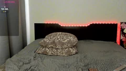 Snapshot of evablisss chatting on 02.05.25 Eva online show from 02.05.25