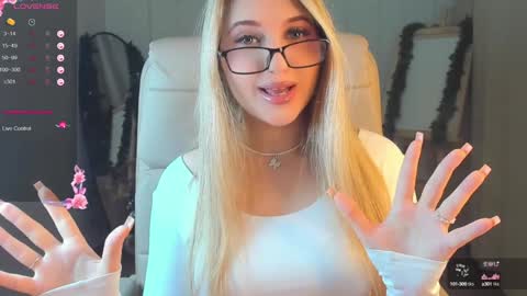 Eva  online show from 12.22.24