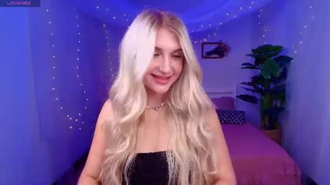 Snapshot of evacadooo chatting on 07.23.26 Eva online show from 07.23.26