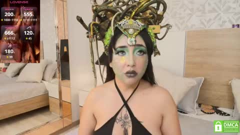 Evadne online show from 10.30.25