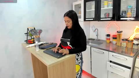 EVA GODDESS  online show from 02.08.26