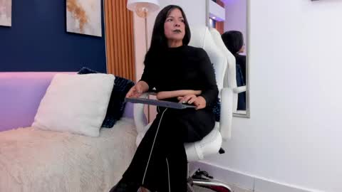 EVA GODDESS  online show from 04.10.26