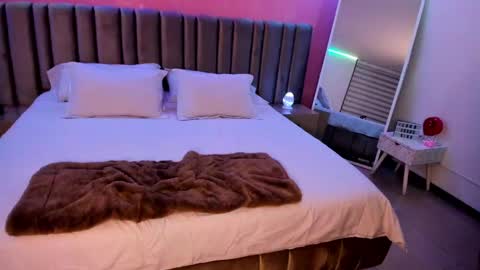 Snapshot of evagomez chatting on 02.07.25 Eva Gomez online show from 02.07.25