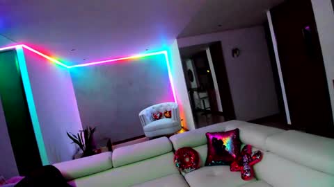 Snapshot of evagomez chatting on 11.03.25 Eva Gomez online show from 11.03.25