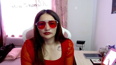 Snapshot of evagrays chatting on 02.08.25 Eva online show from 02.08.25