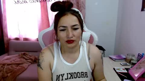 Snapshot of evagrays chatting on 02.19.25 Eva online show from 02.19.25