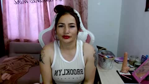 Snapshot of evagrays chatting on 02.19.25 Eva online show from 02.19.25