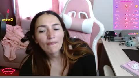 Snapshot of evagrays chatting on 09.19.25 Eva online show from 09.19.25