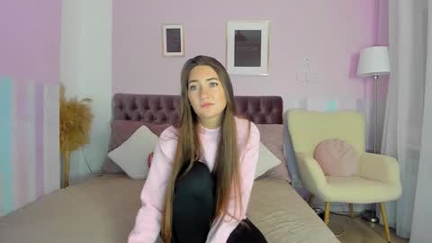 Snapshot of evalaniss chatting on 10.01.25 Eva online show from 10.01.25