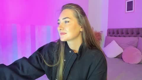 Snapshot of evalaniss chatting on 05.18.26 Eva online show from 05.18.26