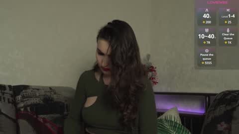 Snapshot of evalewis chatting on 12.18.24 Eva online show from 12.18.24