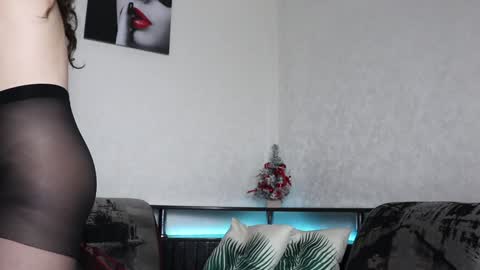 Snapshot of evalewis chatting on 12.29.24 Eva online show from 12.29.24