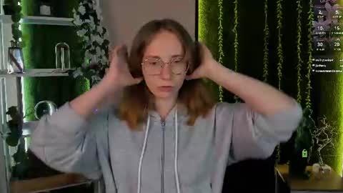Snapshot of evalora_vei chatting on 07.19.26 evalora online show from 07.19.26