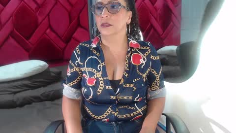 Eva Mills online show from 01.30.25