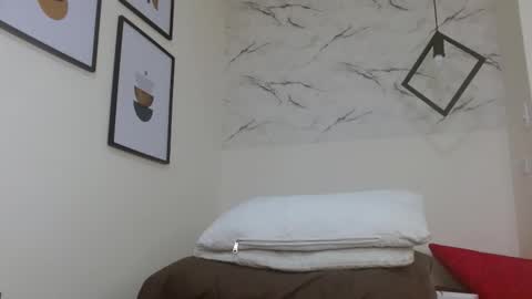 Eva Mills online show from 10.30.25