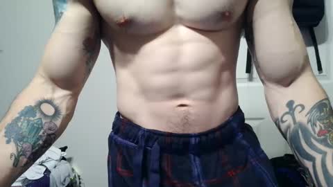 Snapshot of evancage chatting on 12.24.24 evan cage online show from 12.24.24